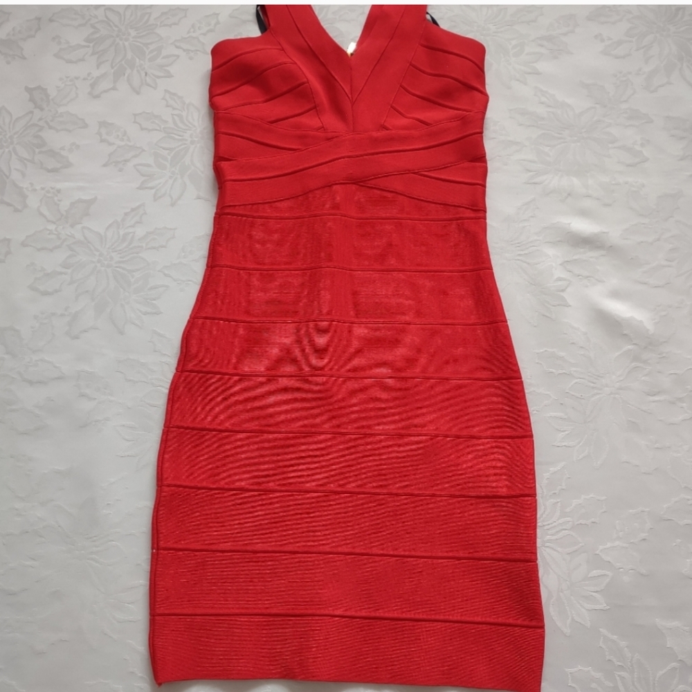 Bebe v-neck bodycon bandage criss cross red dress Cocktail